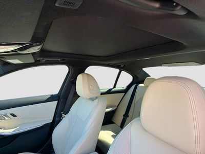 2025 BMW 3 Series - Photo 29