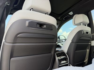 2027 BMW X7 - Photo 24