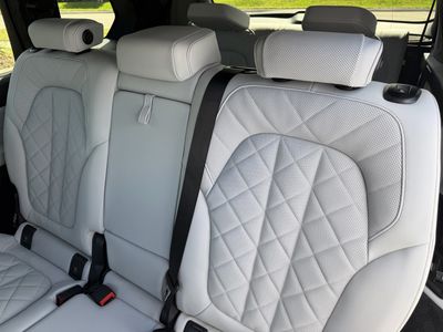 2027 BMW X7 - Photo 25