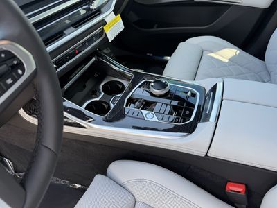 2027 BMW X7 - Photo 18