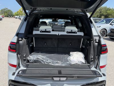 2027 BMW X7 - Photo 9