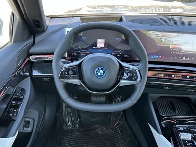 2026 BMW i5 - Photo 14