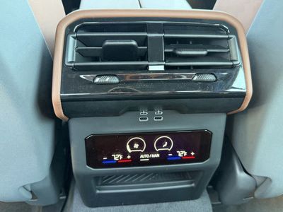 2026 BMW 5 Series - Photo 17