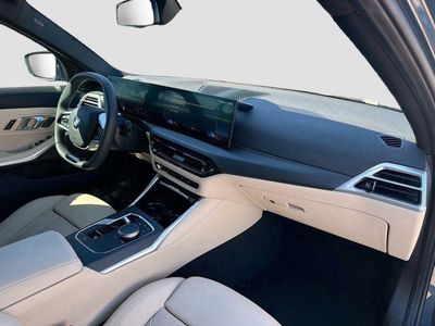 2025 BMW 3 Series - Photo 14