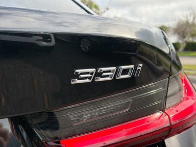 2025 BMW 3 Series - Photo 11