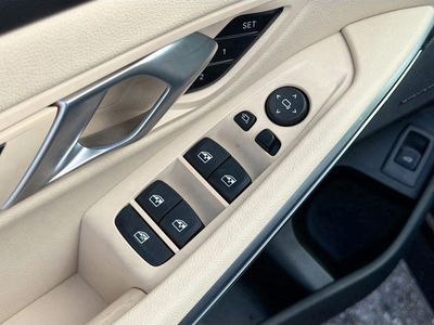 2025 BMW 3 Series - Photo 23