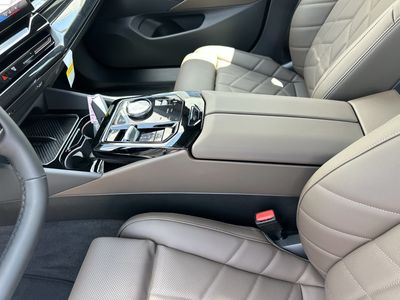 2026 BMW 5 Series - Photo 22