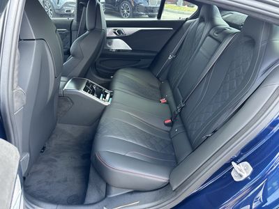 2026 BMW 8 Series - Photo 17