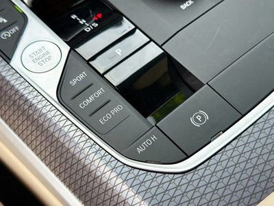 2025 BMW 3 Series - Photo 30
