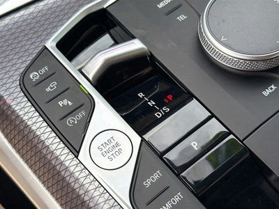 2025 BMW 3 Series - Photo 29