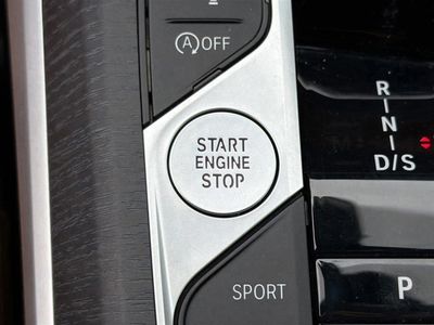 2025 BMW 3 Series - Photo 35