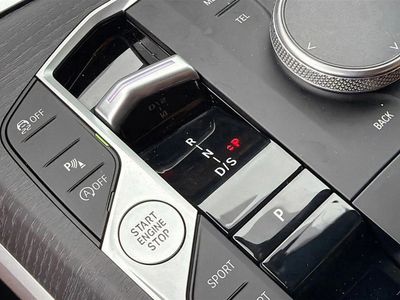 2025 BMW 3 Series - Photo 27