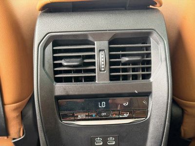 2025 BMW 3 Series - Photo 18