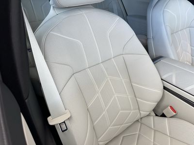 2026 BMW 7 Series - Photo 12