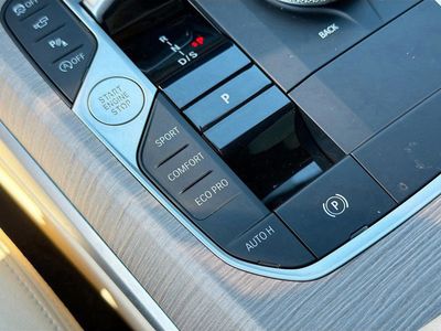 2025 BMW 3 Series - Photo 31