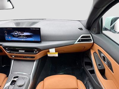 2025 BMW 3 Series - Photo 18
