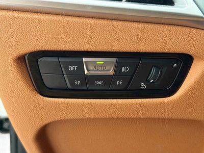 2025 BMW 3 Series - Photo 35