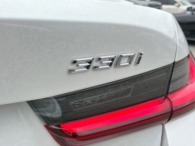 2025 BMW 3 Series - Photo 11