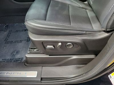 2023 GMC Yukon - Photo 14