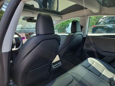 2025 Tesla Model 3 - Photo 21
