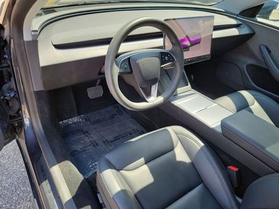 2025 Tesla Model 3 - Photo 9