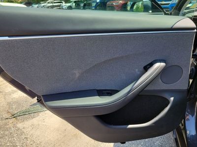 2025 Tesla Model 3 - Photo 20