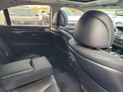 2015 Lexus LS - Photo 29