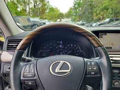 2015 Lexus LS - Photo 16