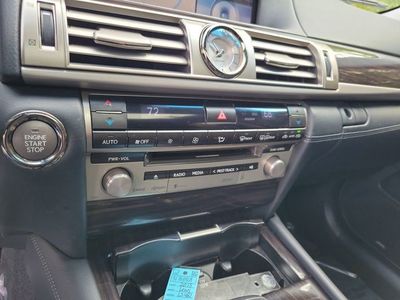 2015 Lexus LS - Photo 20