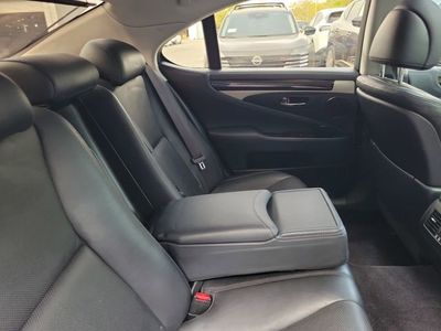 2015 Lexus LS - Photo 30