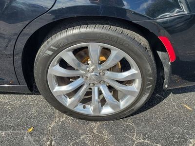 2019 Chrysler 300 - Photo 6