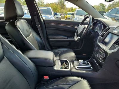 2019 Chrysler 300 - Photo 32
