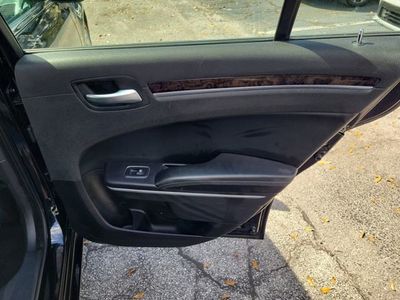 2019 Chrysler 300 - Photo 30
