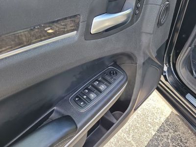 2019 Chrysler 300 - Photo 9