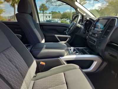 2024 Nissan Titan - Photo 31