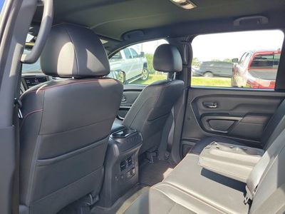 2024 Nissan Titan - Photo 25