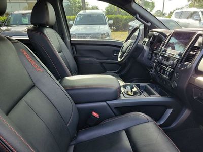 2024 Nissan Titan - Photo 32