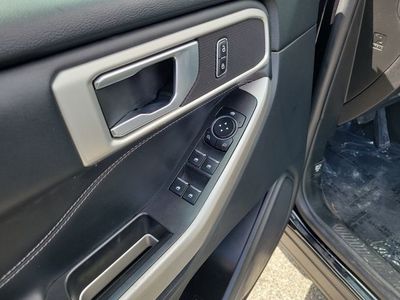 2022 Ford Explorer - Photo 11