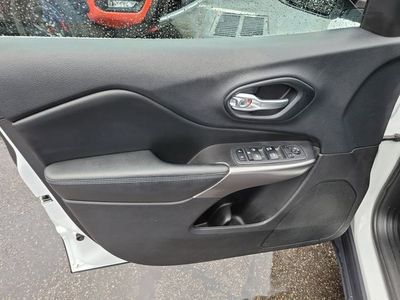 2019 Jeep Cherokee - Photo 17