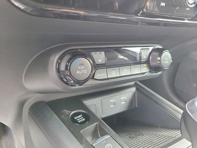 2026 Nissan Kicks - Photo 17