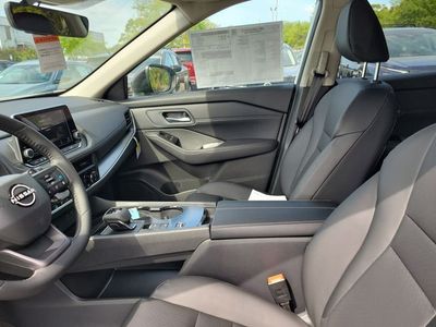 2026 Nissan Rogue - Photo 8