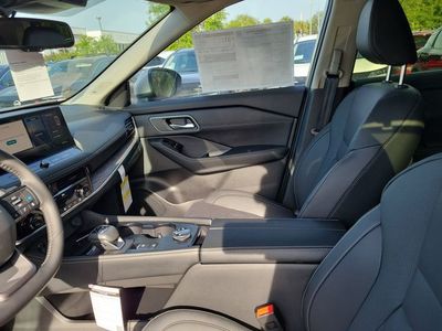 2026 Nissan Rogue — photo 8 view