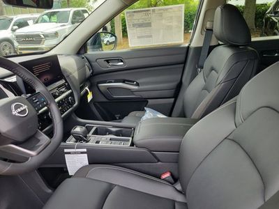 2026 Nissan Pathfinder - Photo 8