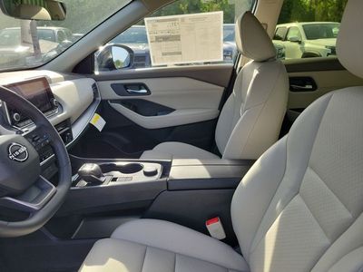 2026 Nissan Rogue — photo 8 view