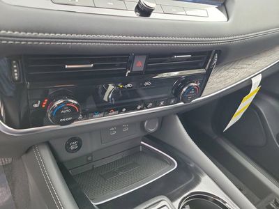 2026 Nissan Rogue — photo 17 view