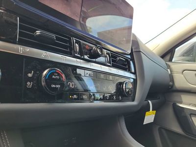 2026 Nissan Pathfinder — photo 17 view