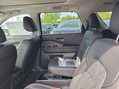 2026 Nissan Pathfinder — photo 24 view