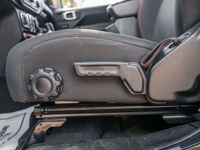 2022 Jeep Wrangler - Photo 19