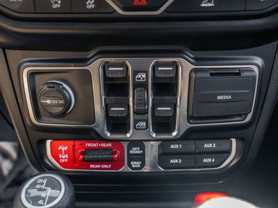2022 Jeep Wrangler - Photo 28