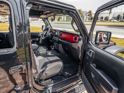 2022 Jeep Wrangler - Photo 33